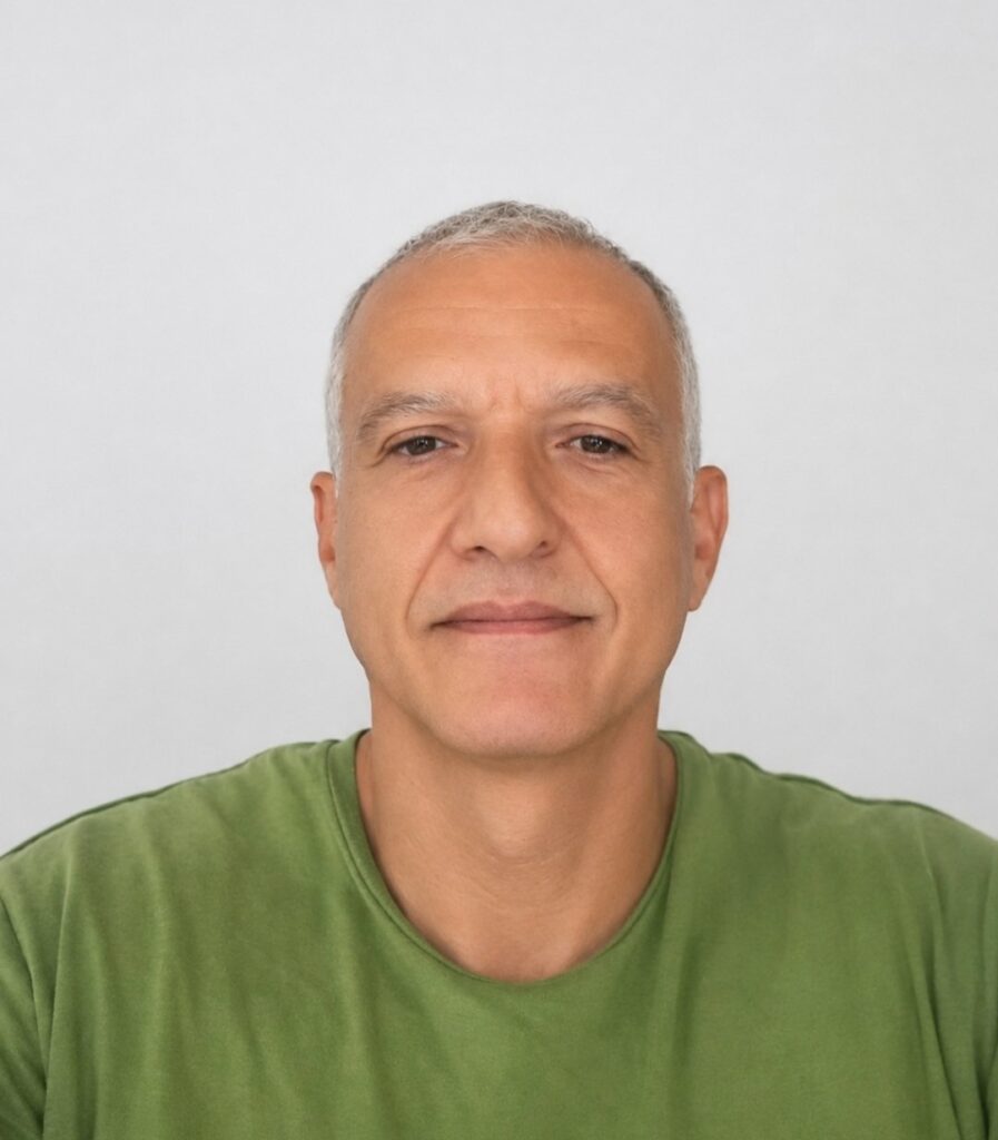 Ο χειρουργός στόματος Δρ. Μανώλης Μαλάνος για κάθε δύσκολη αφαίρεση φρονιμιτών στο Αιγάλεω