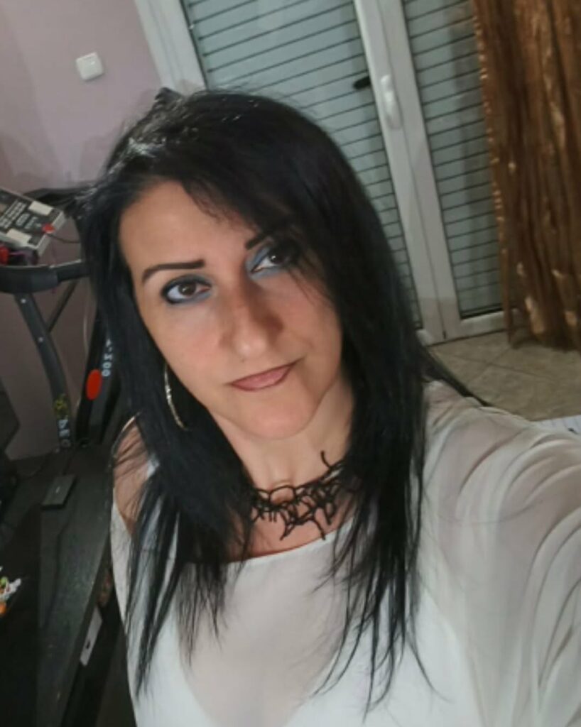 Ελίνα Αττάλιαλη - Υποδοχή και Γραμματεία Mitilineos Dental Clinic